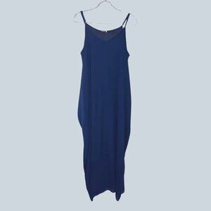 Navy Blue Maxi Dress with Pockets – Estimated Size M/L